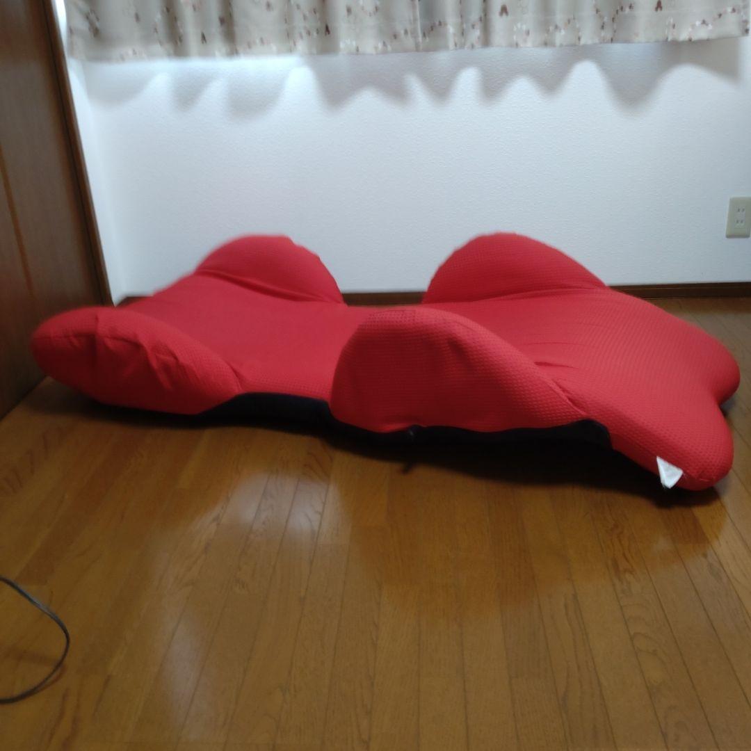 レッドリクライニングチェア