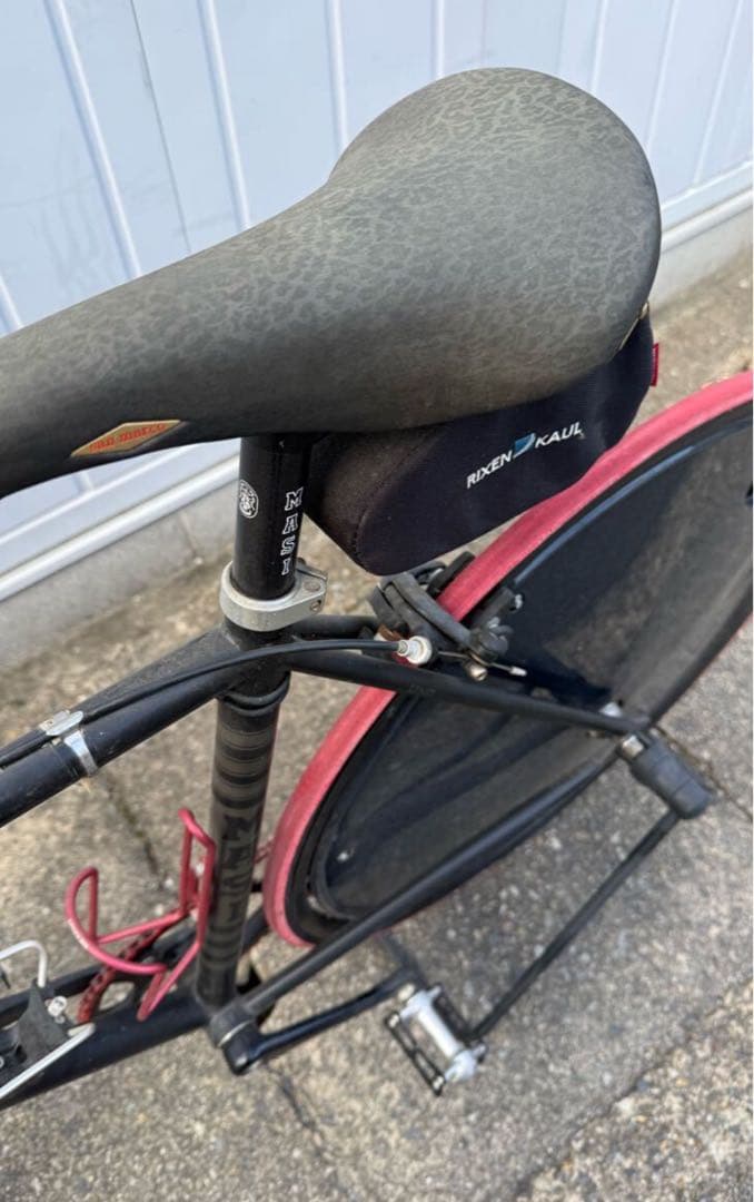 平政雄神戸市よりMASI ピスト 自転車　ピストバイク スタンド付きです。