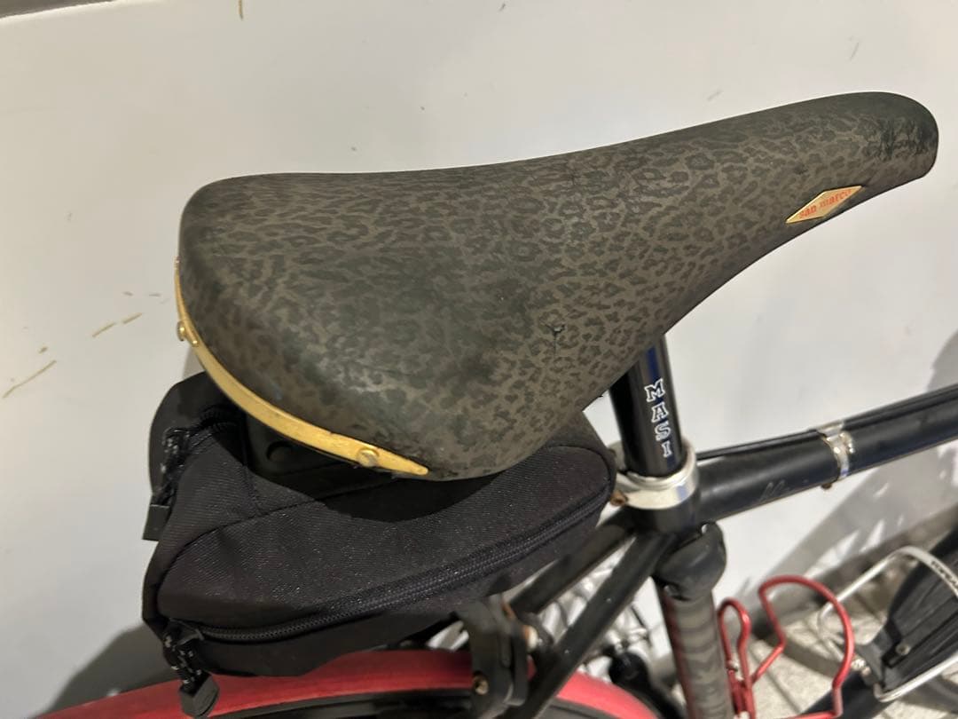 平政雄神戸市よりMASI ピスト 自転車　ピストバイク スタンド付きです。