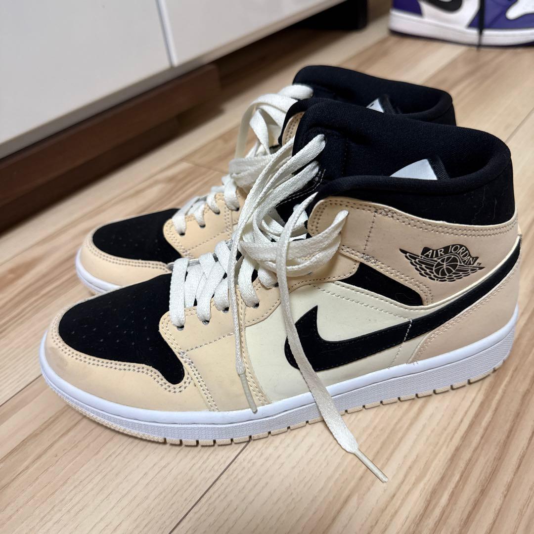 Nike Air Jordan 1 ベージュ/ブラック