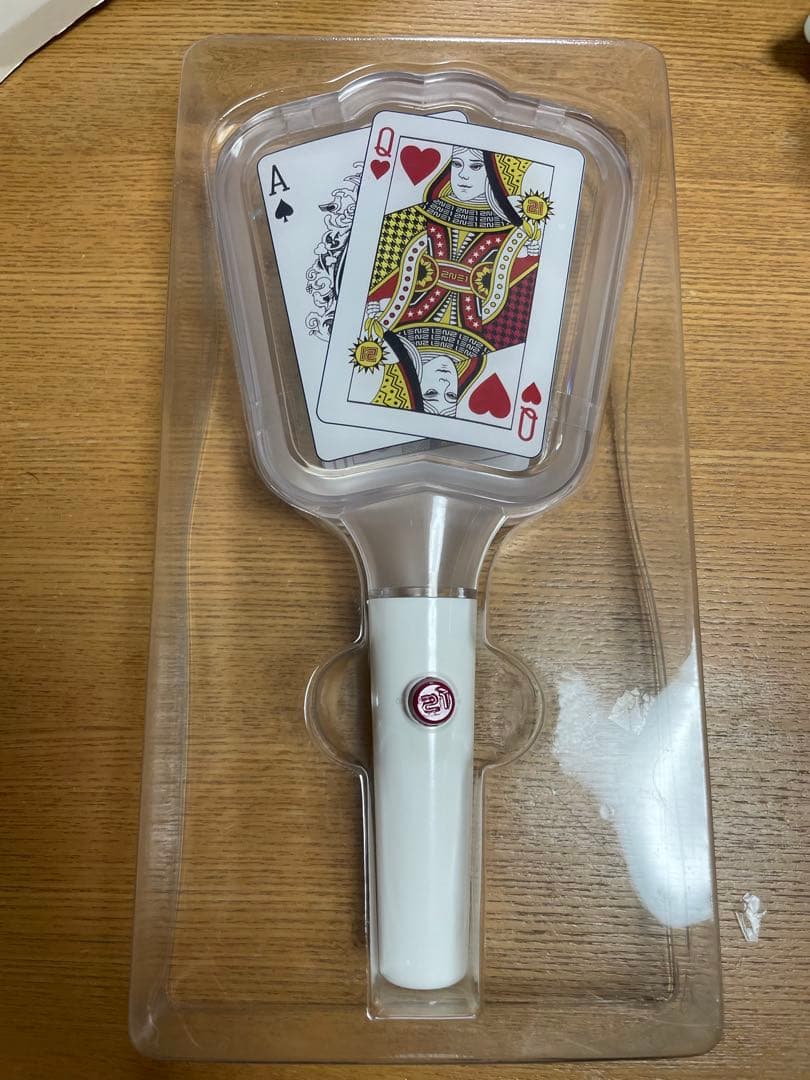 2NE1 初代トランプ型 ペンライト【ジャンク品】