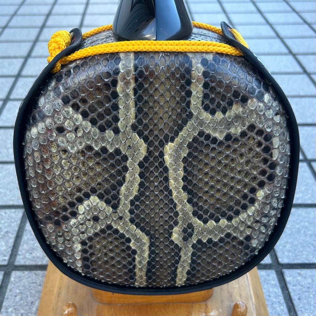 沖縄　三線　知念大工　ちねんでーく　カミゲン　黒木　本皮一枚張り　伝統工芸士製作