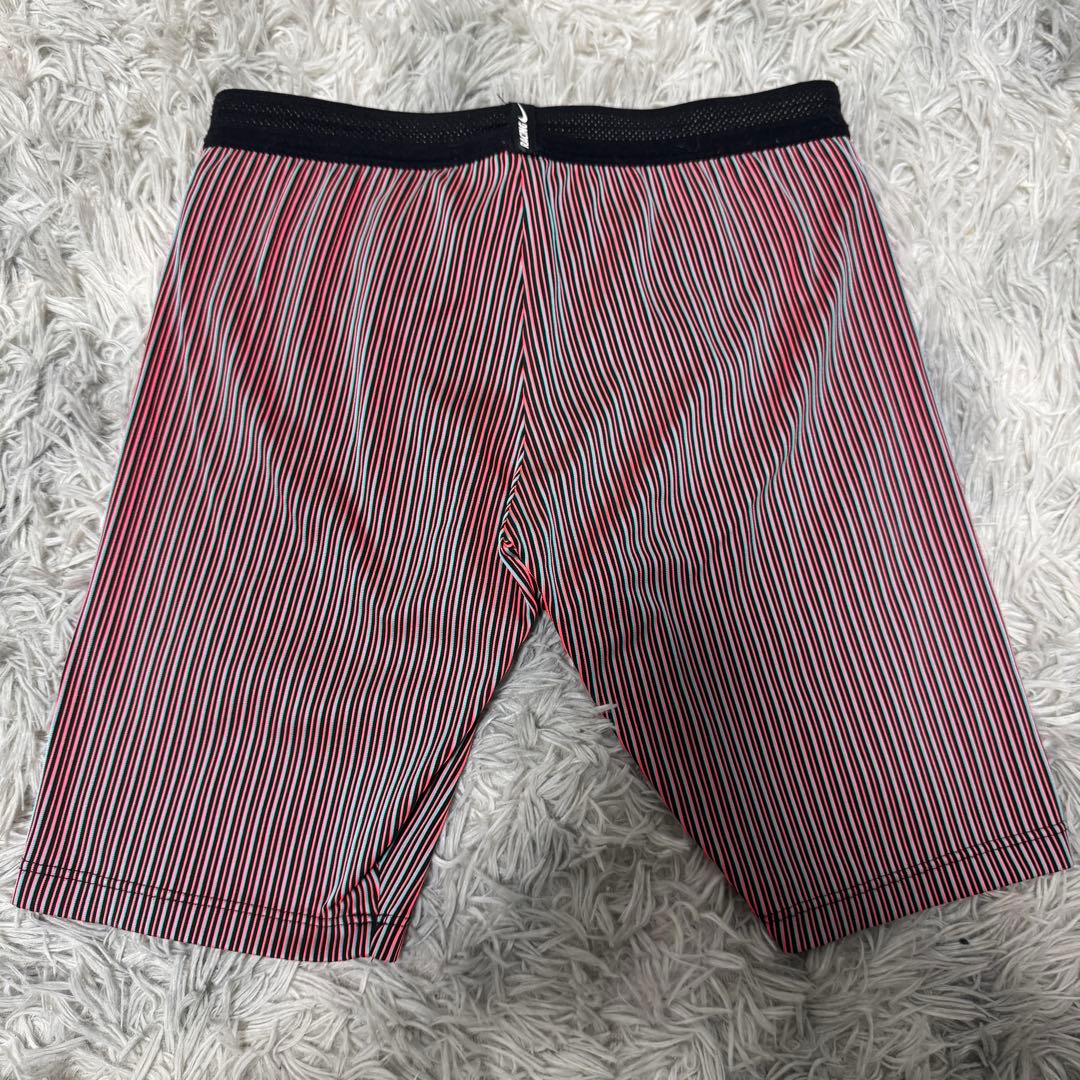 Nike Dri-FIT ストライプショートパンツ