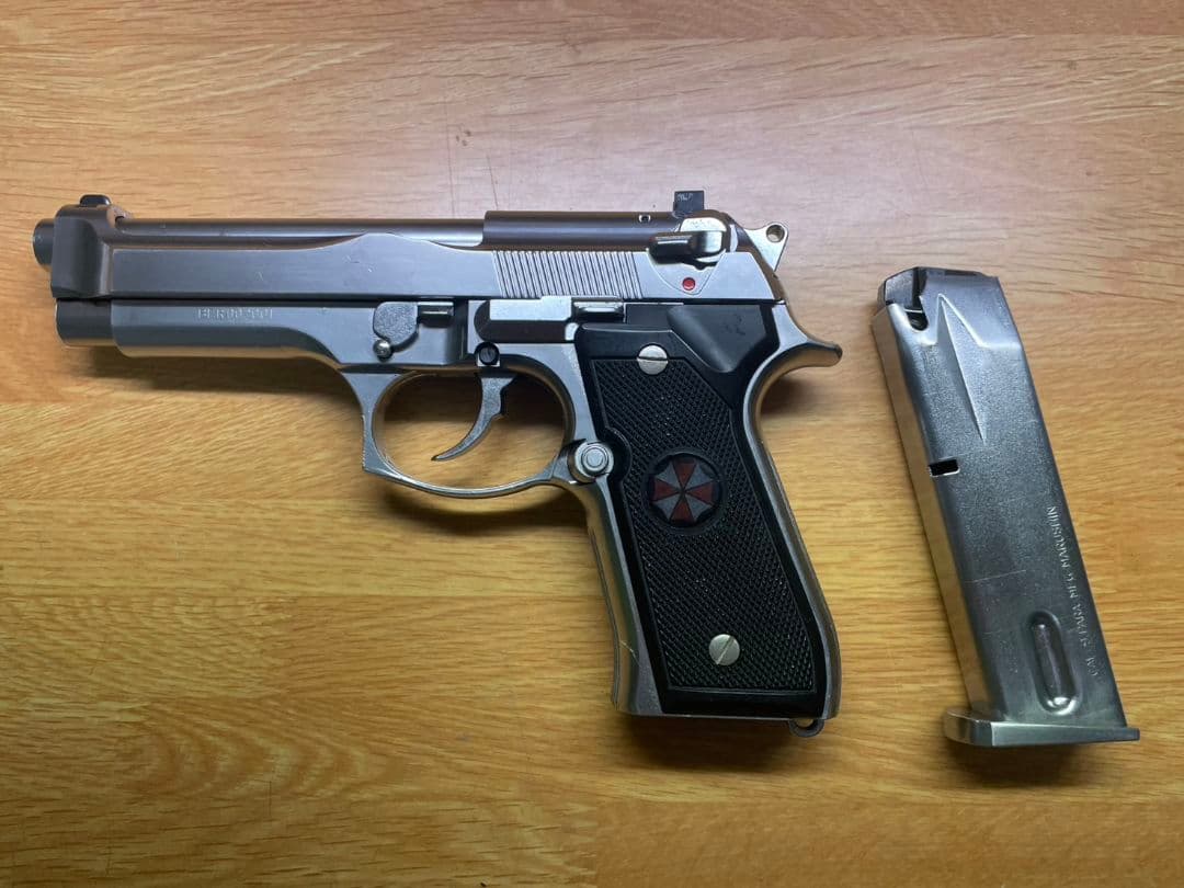 マルシン製モデルガンのベレッタ　M92F ブリガーディアシルバー