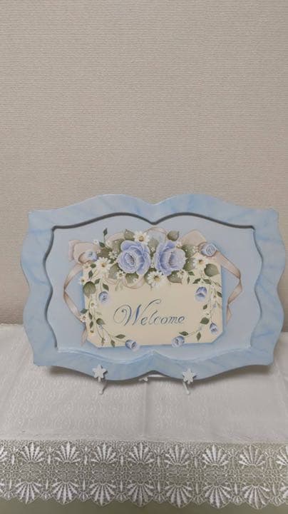 トールペイント作品　大理石の地模様　ブルーの薔薇　welcomeボード