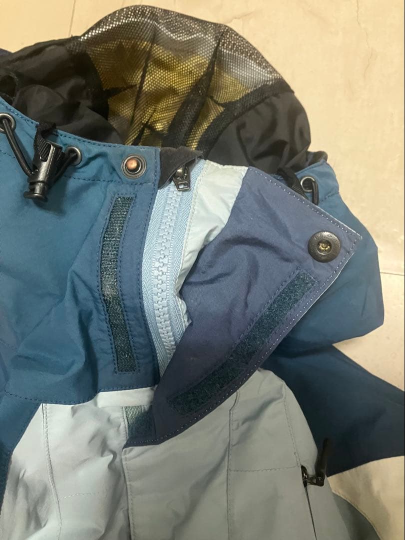 バートンAK スノボジャケット　S ゴアテックス　GORE-TEX