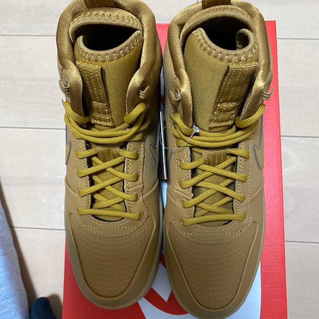 【新品未使用】タグ付きNike ハイカットシューズ ベージュ