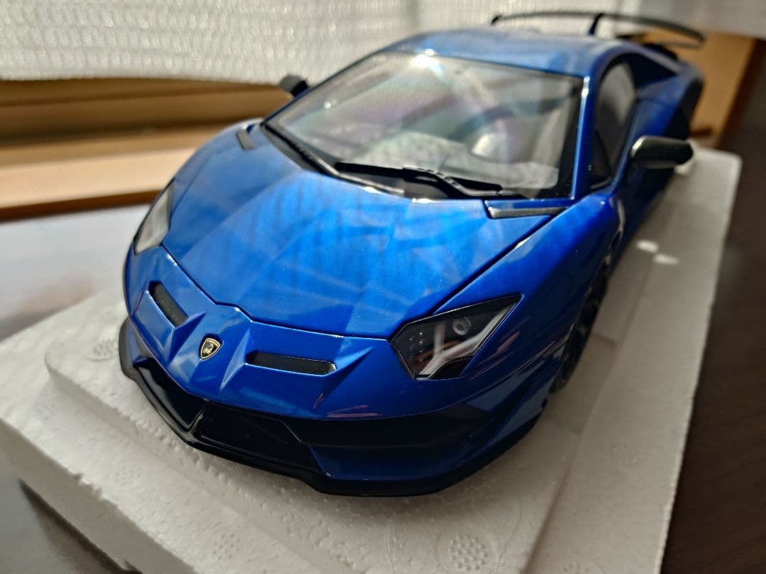 オートアート 1/18 アヴェンタドール SVJ