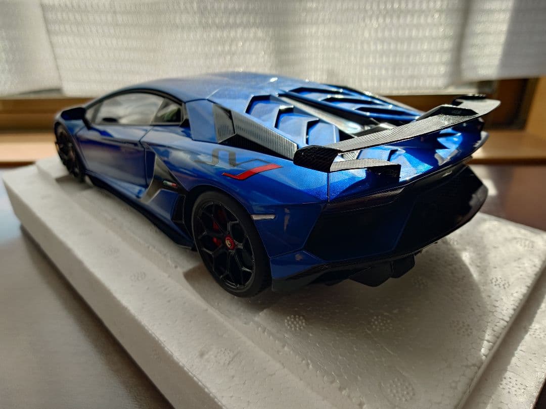 オートアート 1/18 アヴェンタドール SVJ