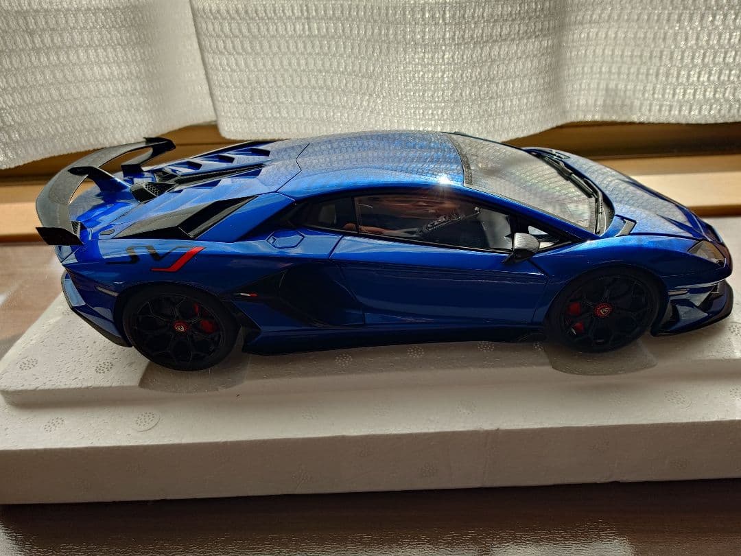 オートアート 1/18 アヴェンタドール SVJ