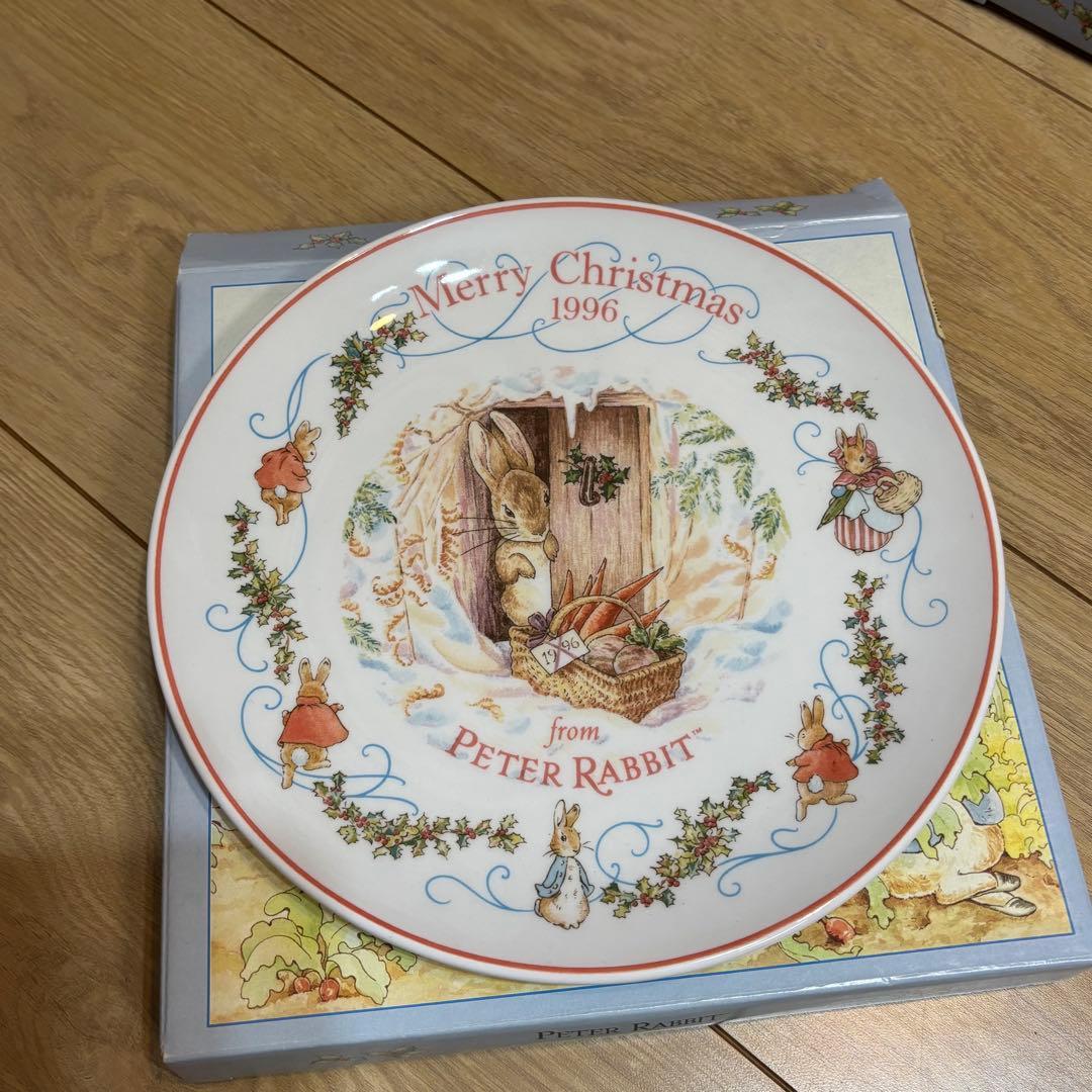 未使用品　ウェッジウッド社　ピーターラビット　クリスマスプレート　5枚セット