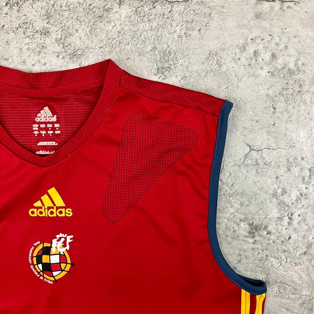 adidas サッカースペイン代表 ノースリーブ プラクティスシャツ 古着 ロゴ