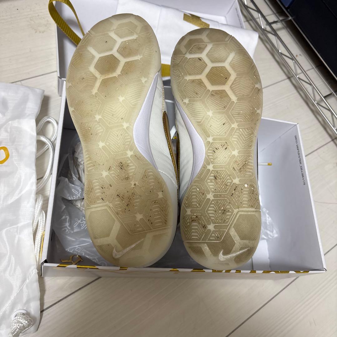シューズ Ronaldinho x Nike Tiempo Legend of Gold