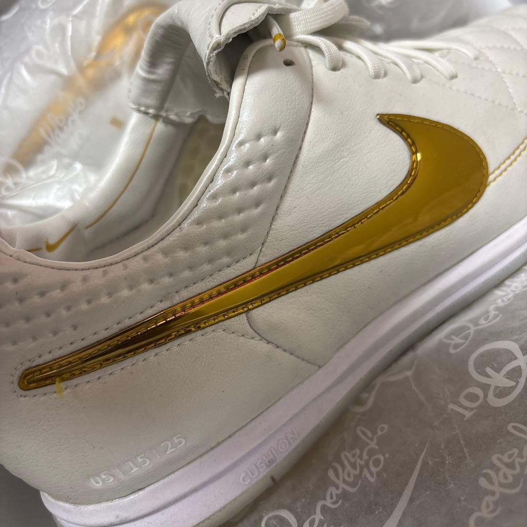 シューズ Ronaldinho x Nike Tiempo Legend of Gold
