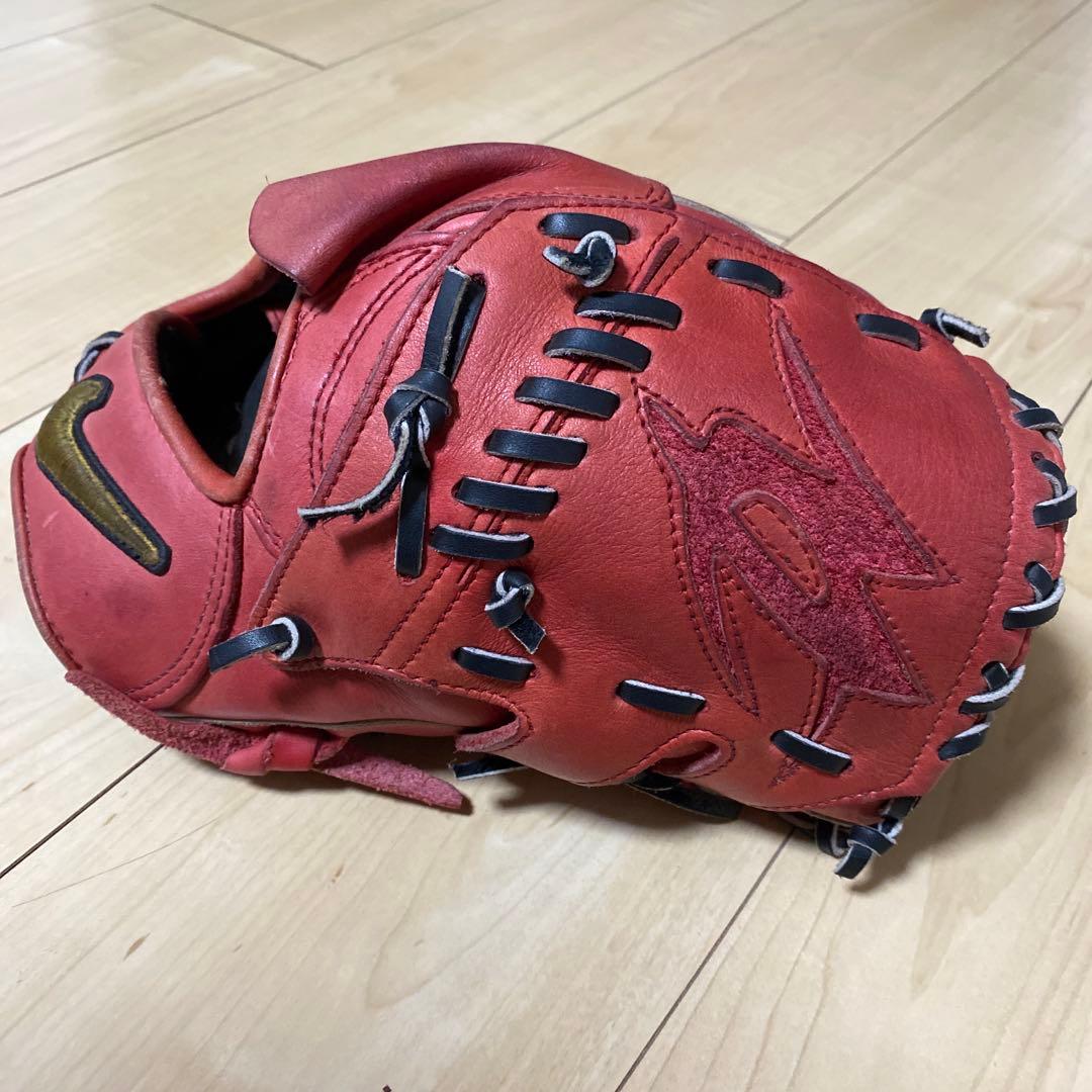 プノンペン　Nike 投手用グローブ
