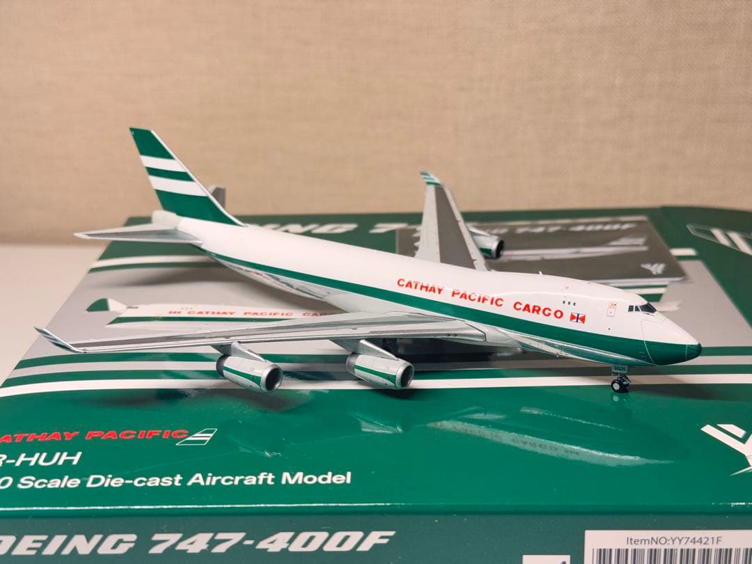 キャセイパシフィック B747-400 VR-HUH 旧塗装 1/400 HX