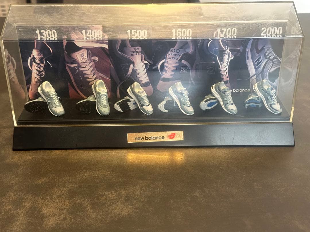 new balance 非売品　フィギュア