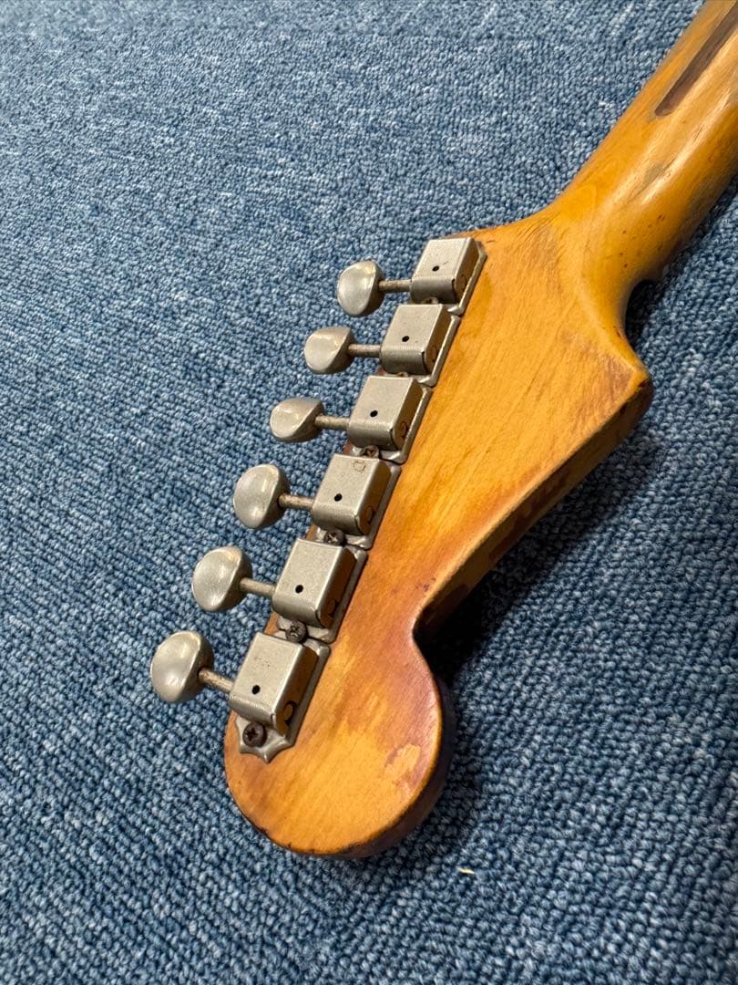 Fender Japan Eシリアル　ストラトE717421