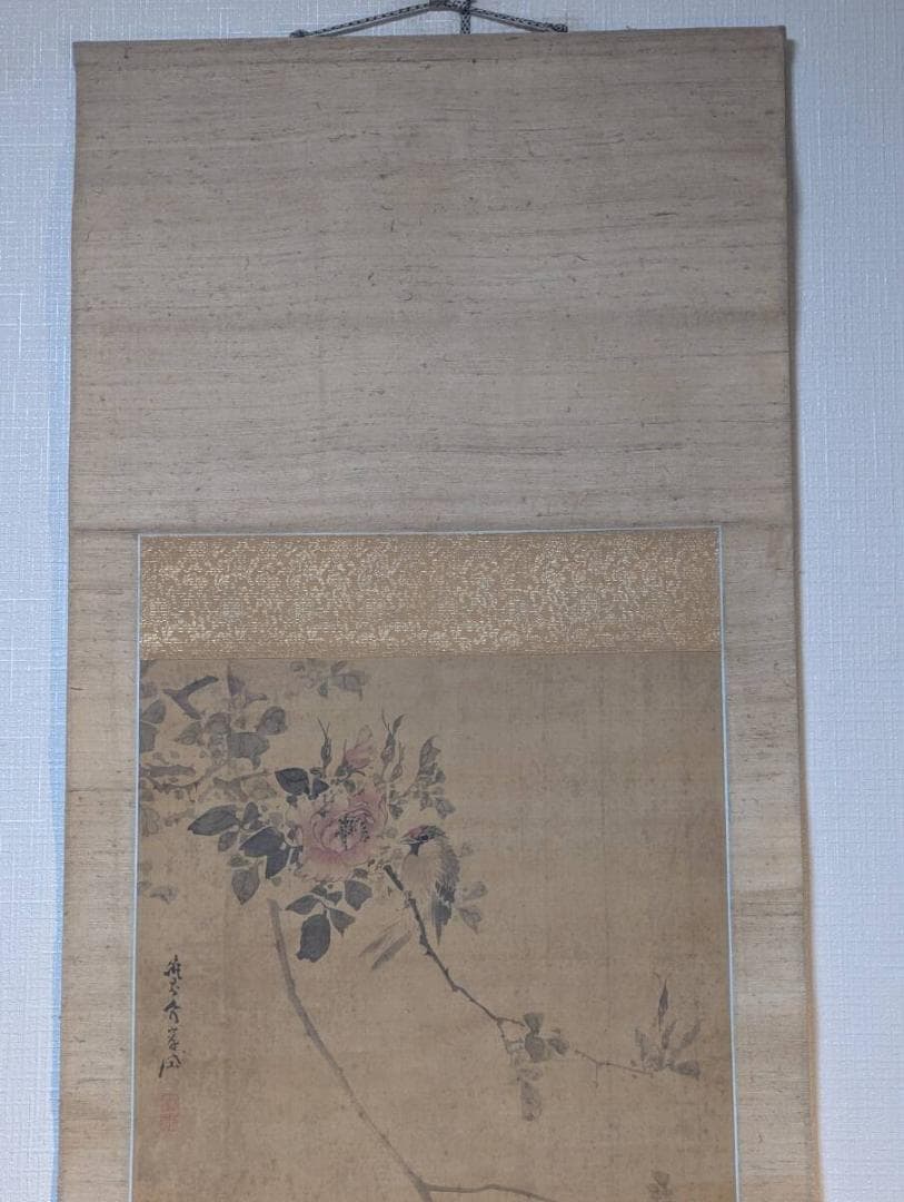 【真作】掛軸　花鳥図　薔薇に小禽　優雅な彩色と筆致が映える一幅　V63