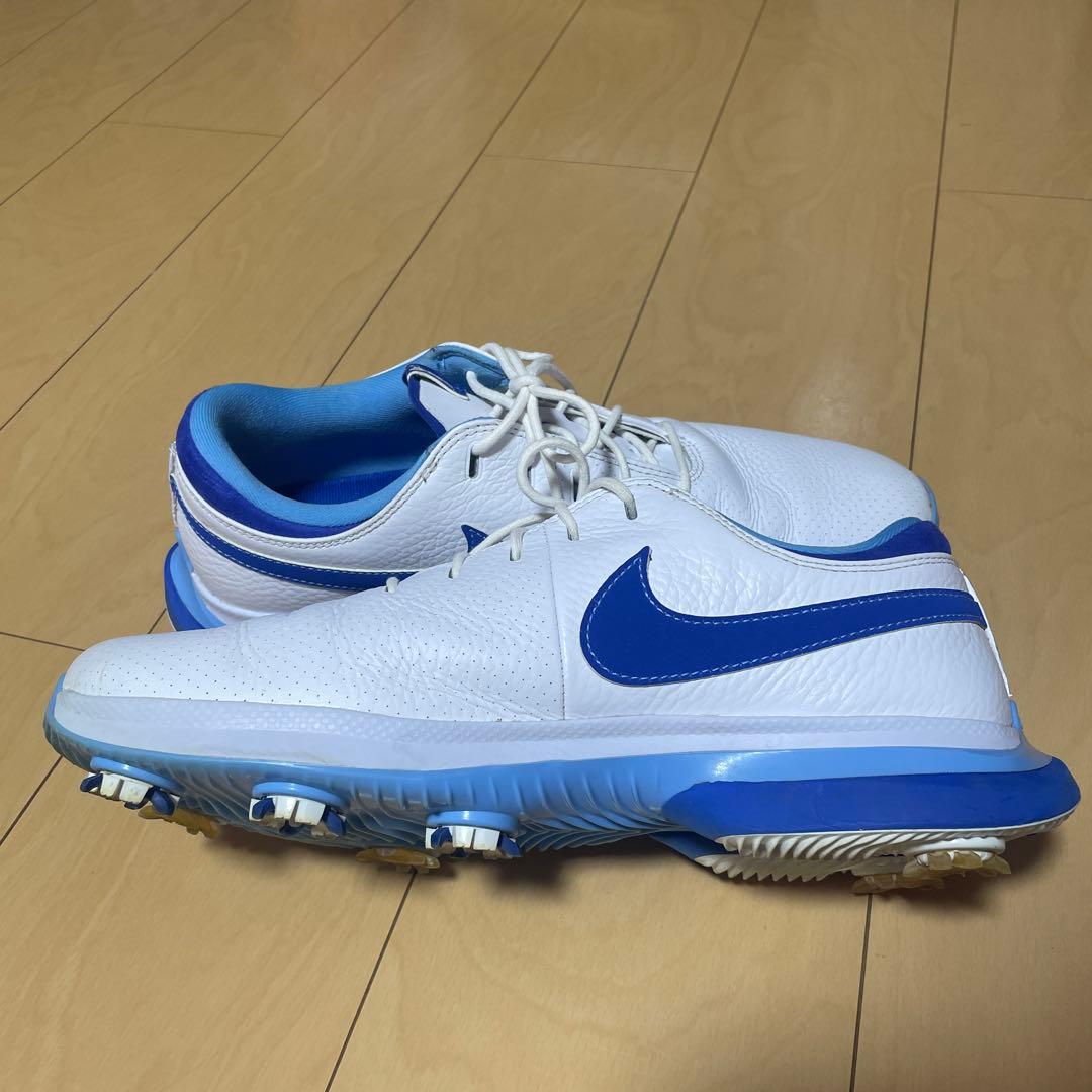 シューズ(男性用) NIKE VICTORY TOUR 3