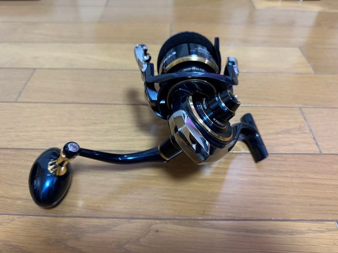 DAIWA 20ソルティガ8000-H スピニングリール