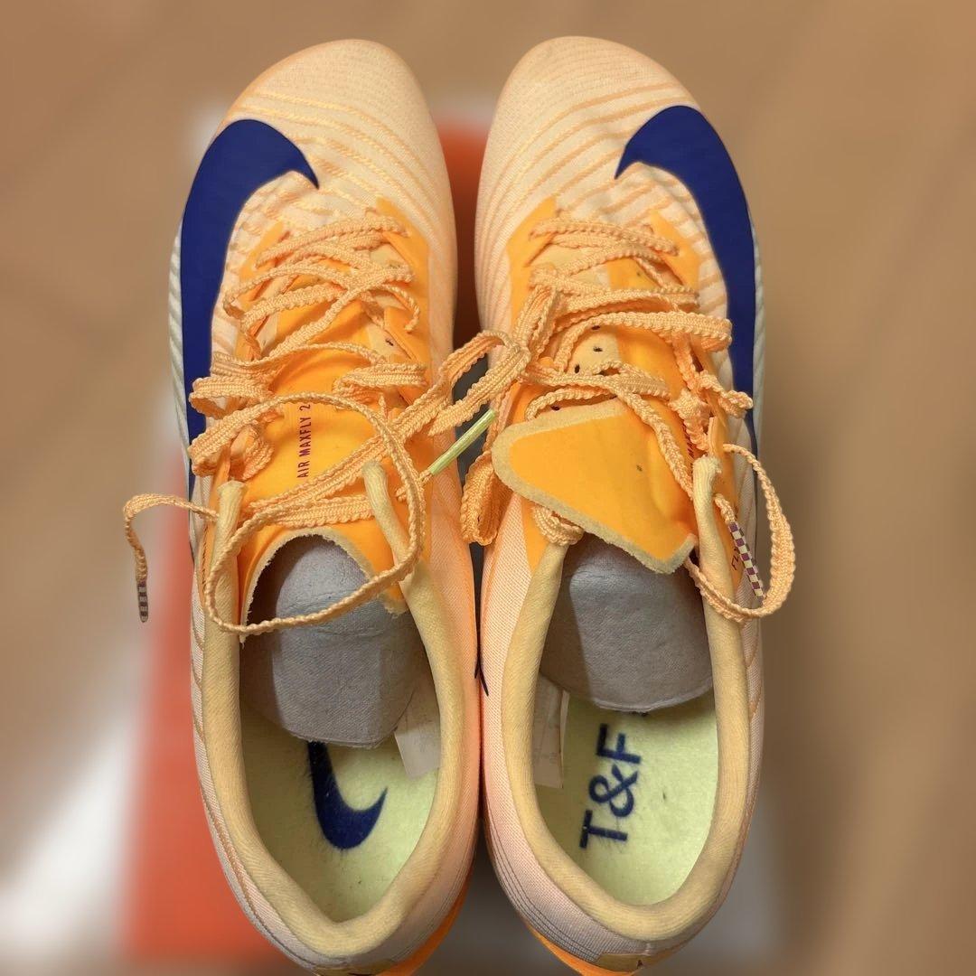 NIKE MAXフライ2 オレンジカラー