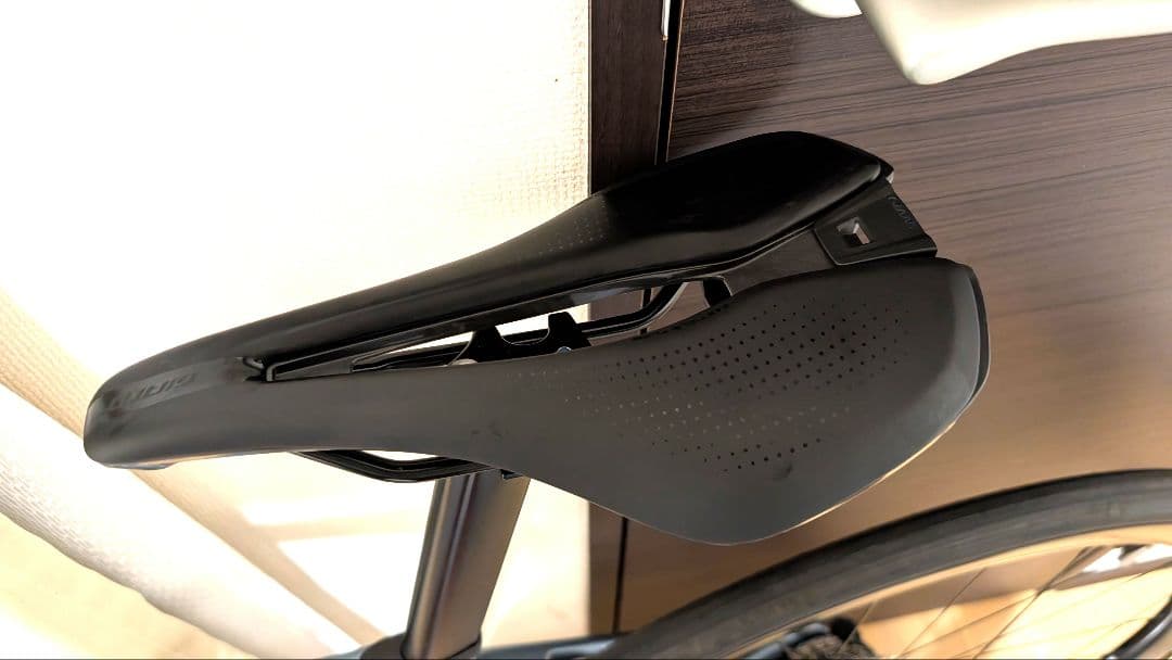 TCR ADVANCED PRO 1 DISC 105 Di2 445（S）