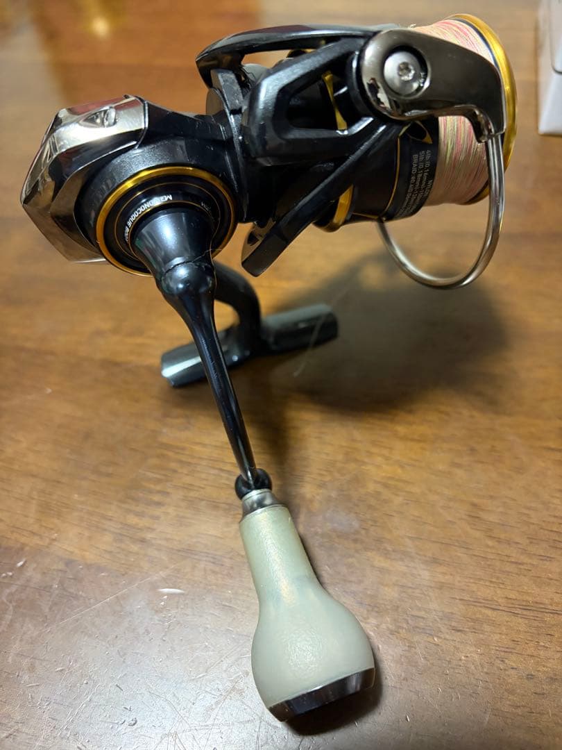 ダイワ21カルディアFC LT2500S ゴメクサスノブ付