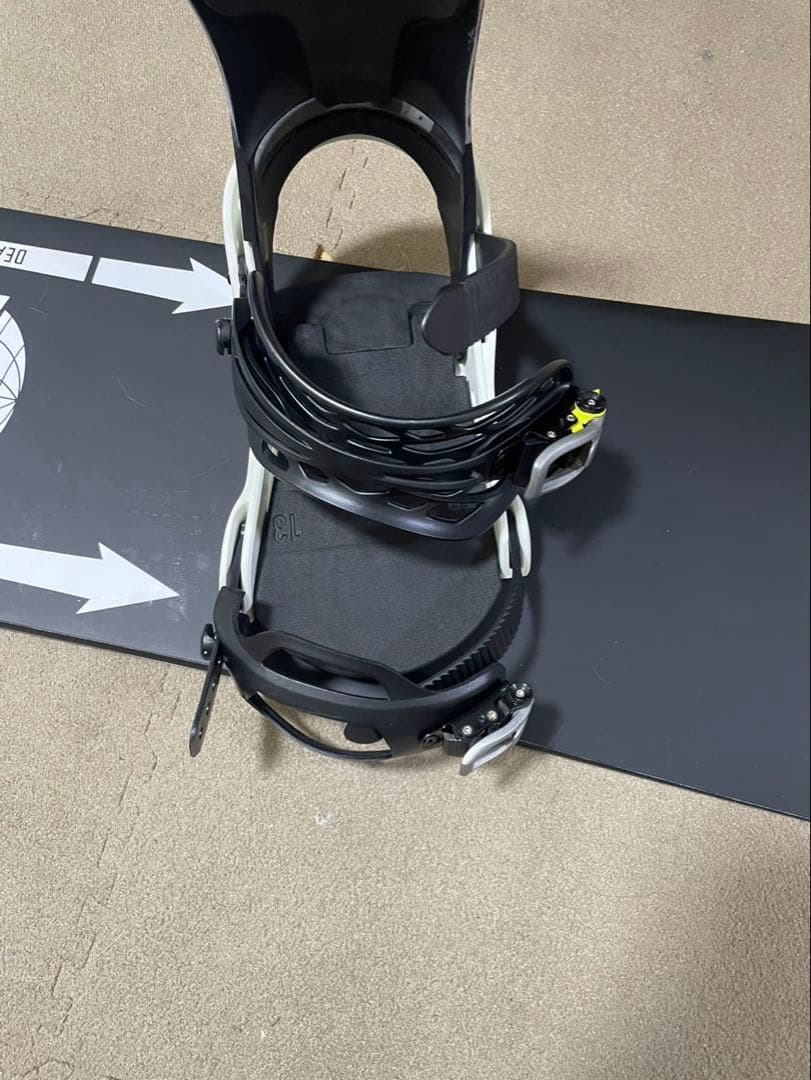 BURTONカーテル 24モデル Mサイズ