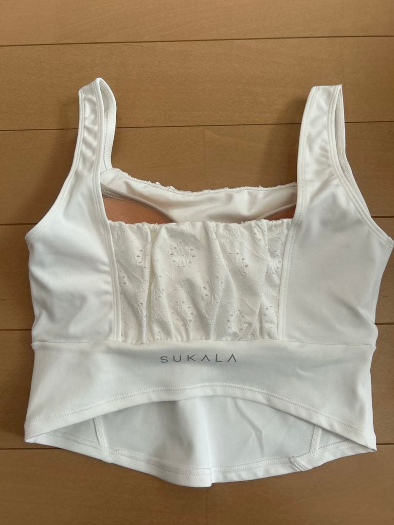 スカーラ SUKALA フラワーレースブラトップ ヨガウェア LAVA サイズS