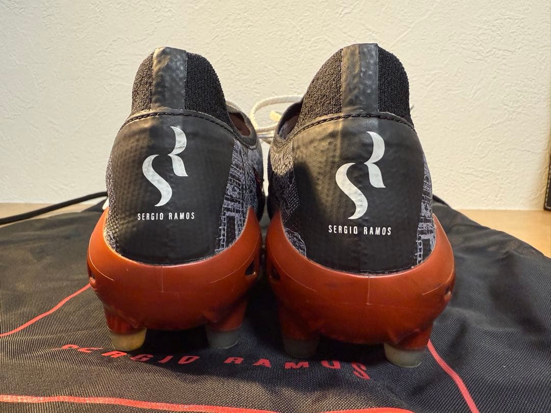 【中古】ミズノ モレリア ネオ３β SR4 JAPAN 25.5cm