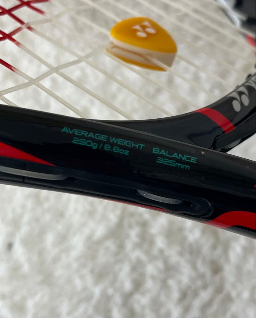 ⭐︎YONEX VCORE テニスラケット ⭐︎赤黒⭐︎カバー付き⭐︎グリップ交換新品⭐︎