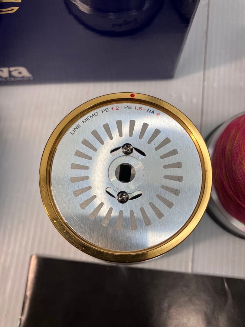 未釣行品！【Daiwa/ダイワ】01トーナメントサーフZ45C　外箱、スプール付