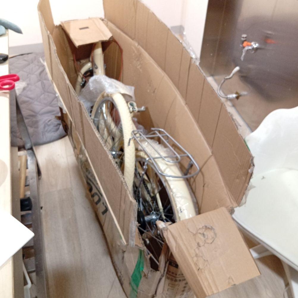 032702 新品　自転車　パンクレスタイヤ