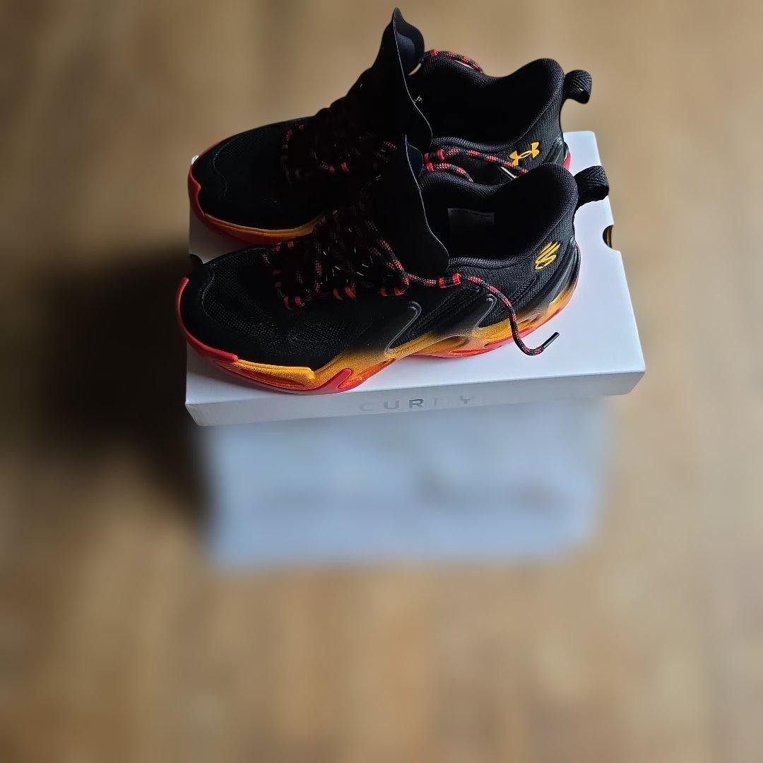 新品同様　UNDER ARMOUR CURRY13 27cm