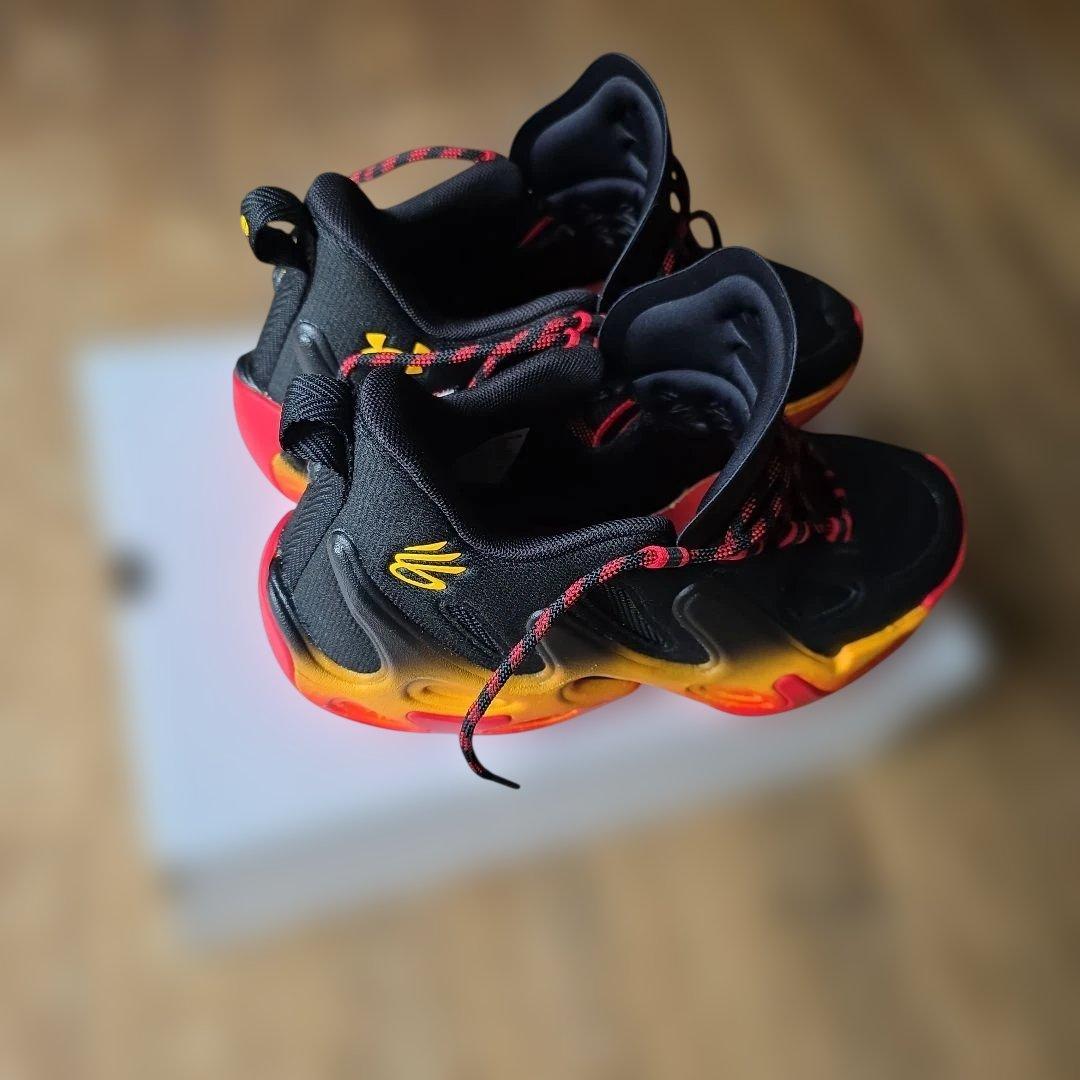 新品同様　UNDER ARMOUR CURRY13 27cm