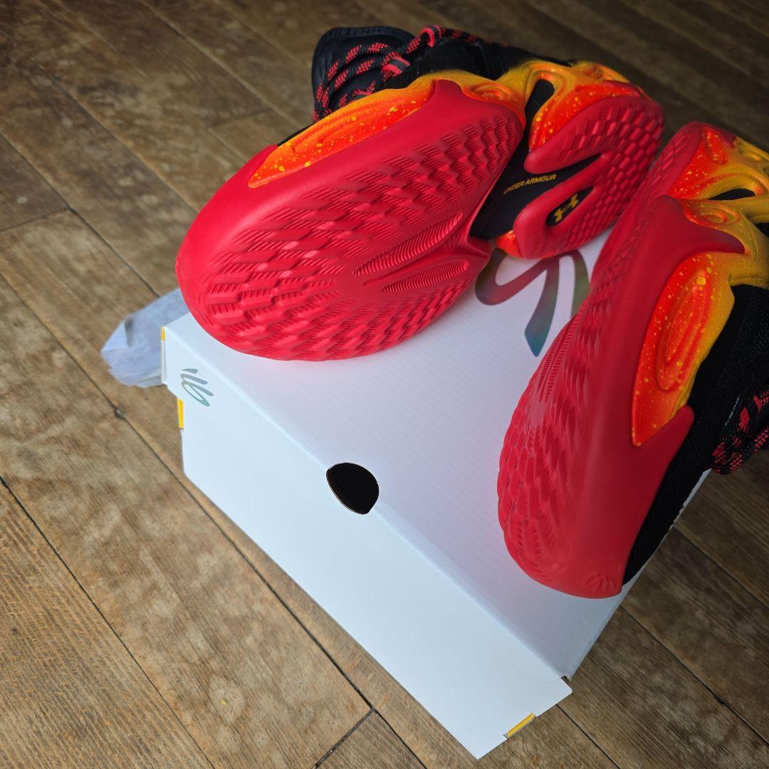 新品同様　UNDER ARMOUR CURRY13 27cm