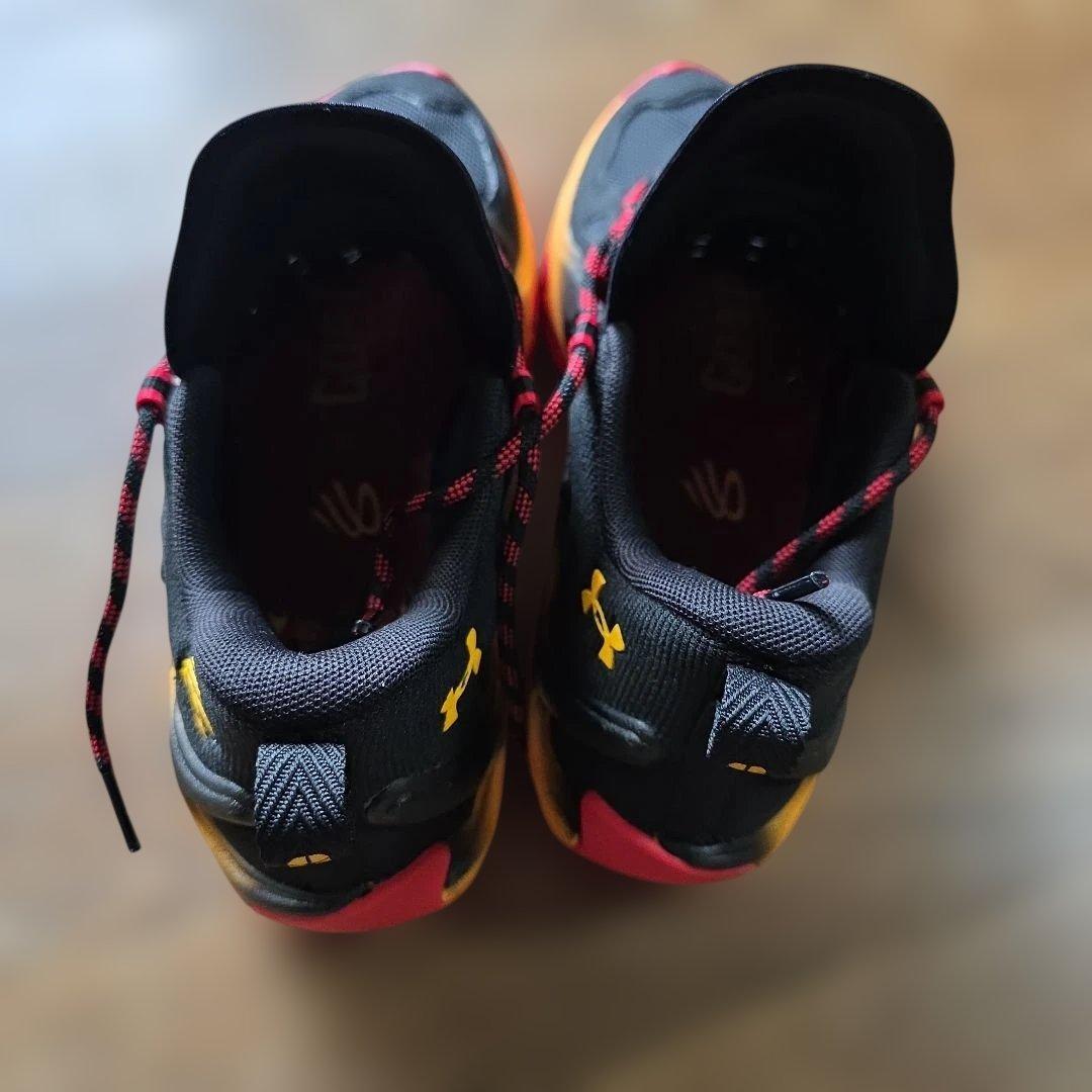 新品同様　UNDER ARMOUR CURRY13 27cm