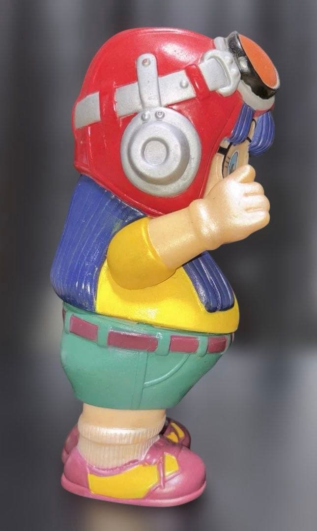 『Dr.スランプ アラレちゃん』の則巻アラレのソフビ製貯金箱約18cm 鳥山明