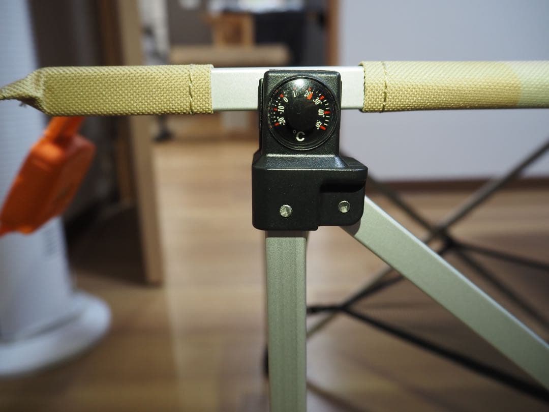 折りたたみ式アウトドアソーラーテーブル　30W