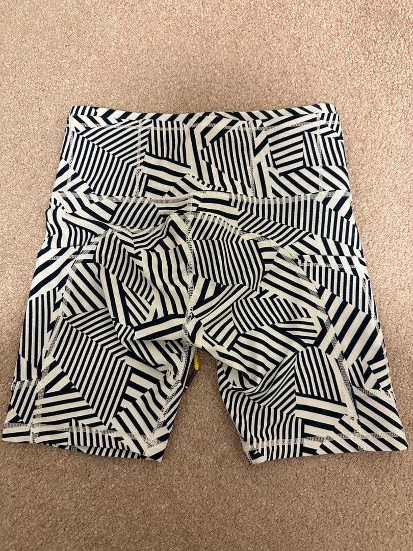 ウォーキング・ランニングウェア Charbon 10 POCKETS SHORT LEGGINGS
