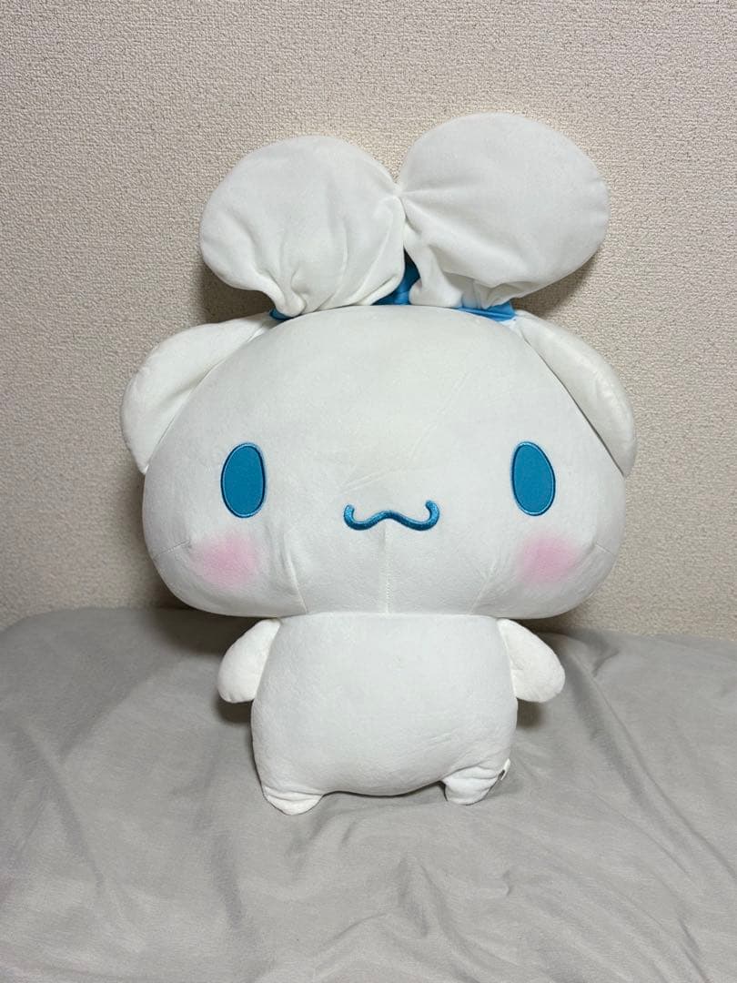 シナモンの巨大ぬいぐるみ