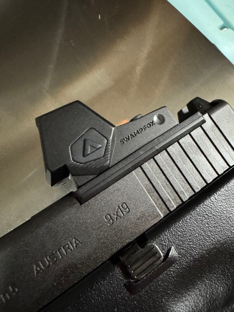 東京マルイ G19 Gen5 ガスガン フルカスタム　ドットサイト　ライト