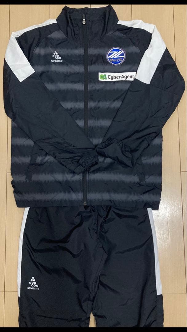 J1町田ゼルビアSVOLMEピステ・ウィンドブレーカー上下セット 黒【美品】