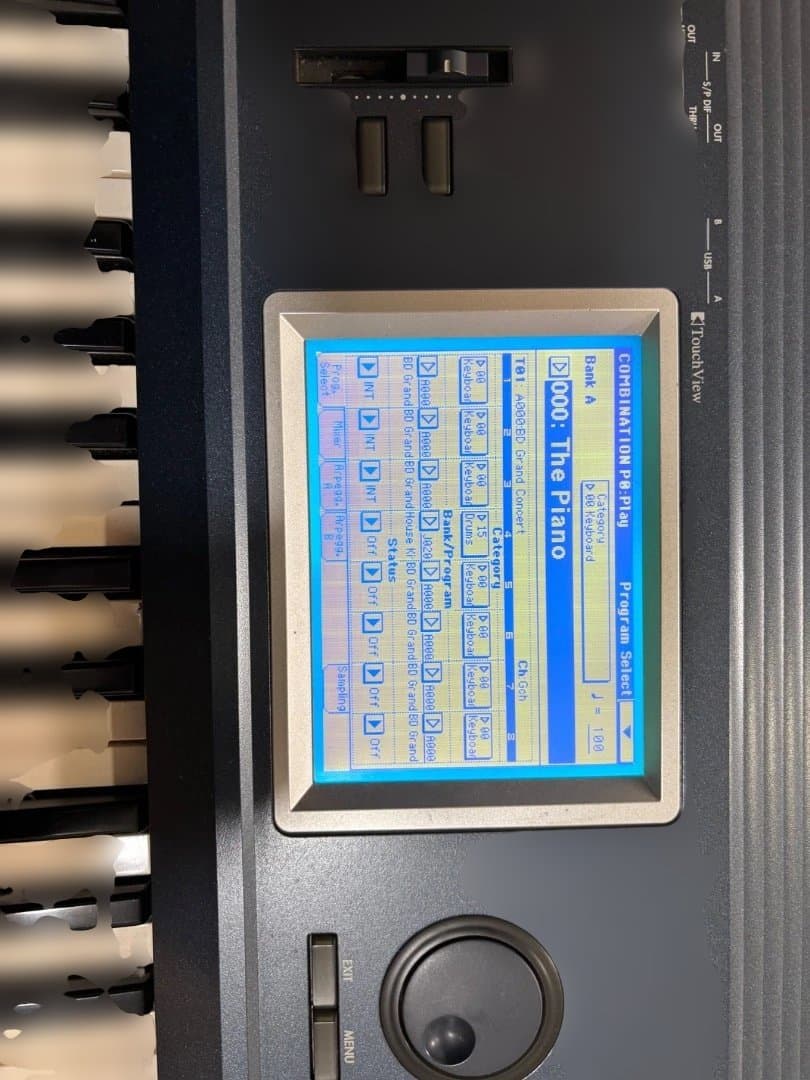 Korg Triton Extreme 61鍵盤シンセサイザー