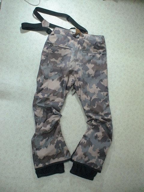 35680  JEWEL/ジュエル　スノボパンツ　カモフラ　Ｍ