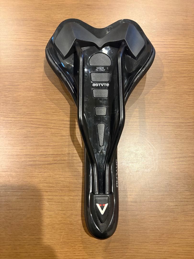 ASTVTE アスチュート SKYLAB SR TITANV サドル