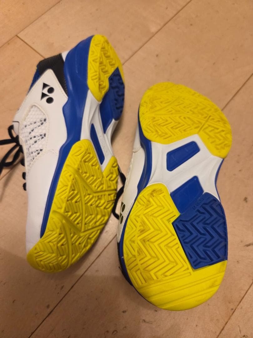 YONEX バドミントンシューズ ホワイト/ブルー/イエロー