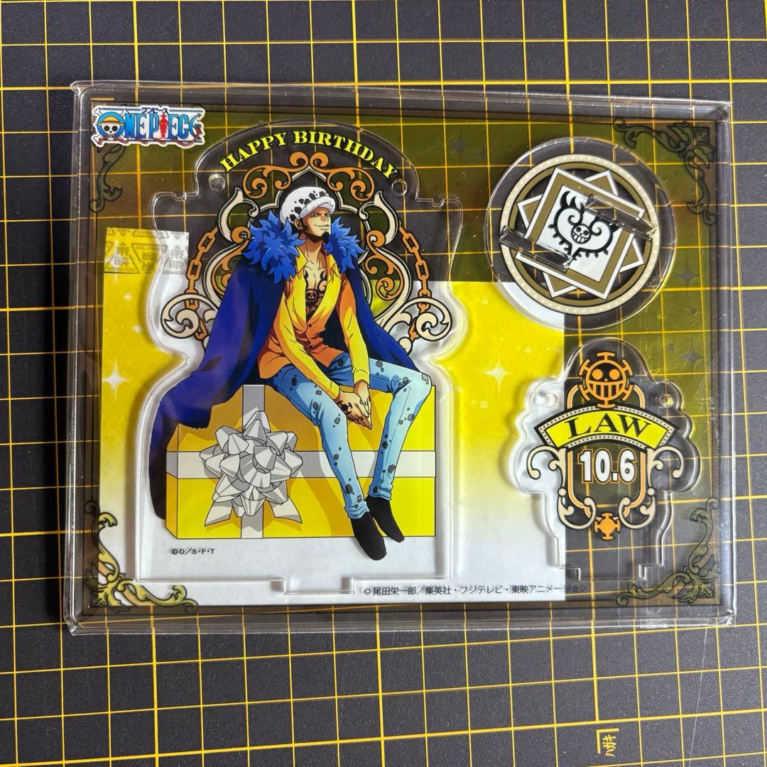 【セット売り】トラファルガーローONE PIECE アクスタ　バッジキーホルダー