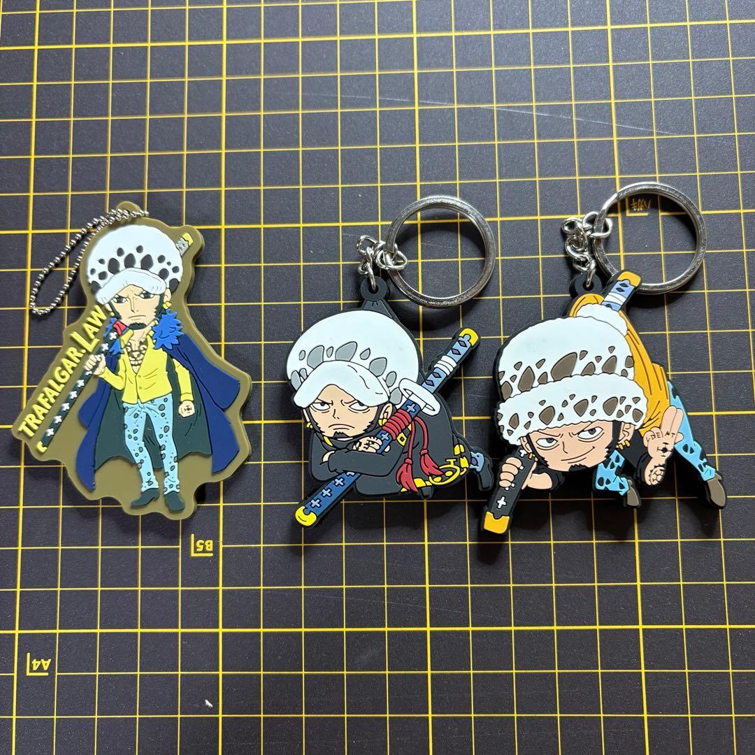 【セット売り】トラファルガーローONE PIECE アクスタ　バッジキーホルダー